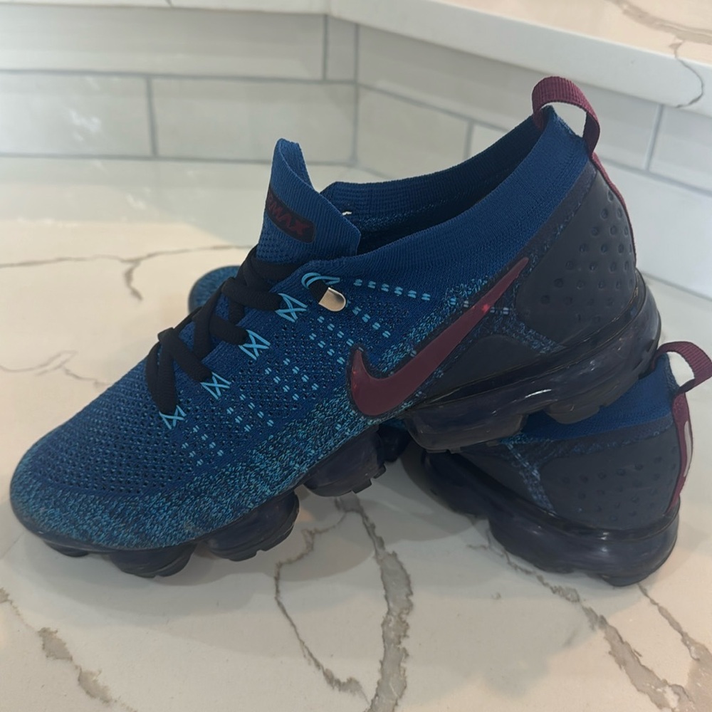 Nike Vaprmax Flyknit size 11.5